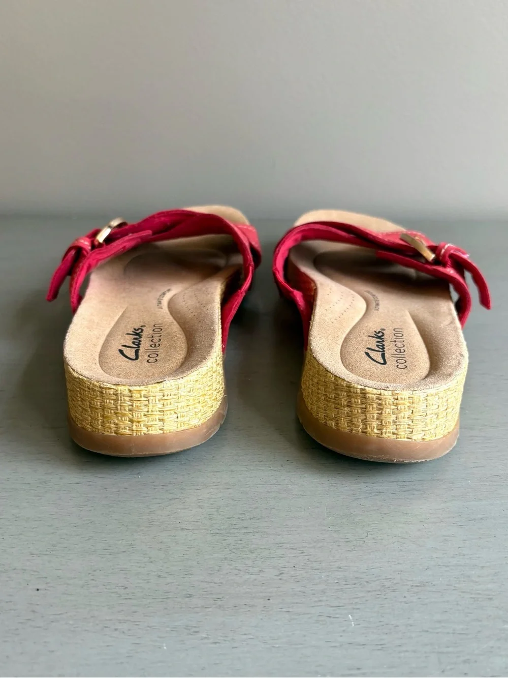 Clarks Collection Reileigh May Nubuck Red Crisscross Slide Buckle Sandal Sz 7.5